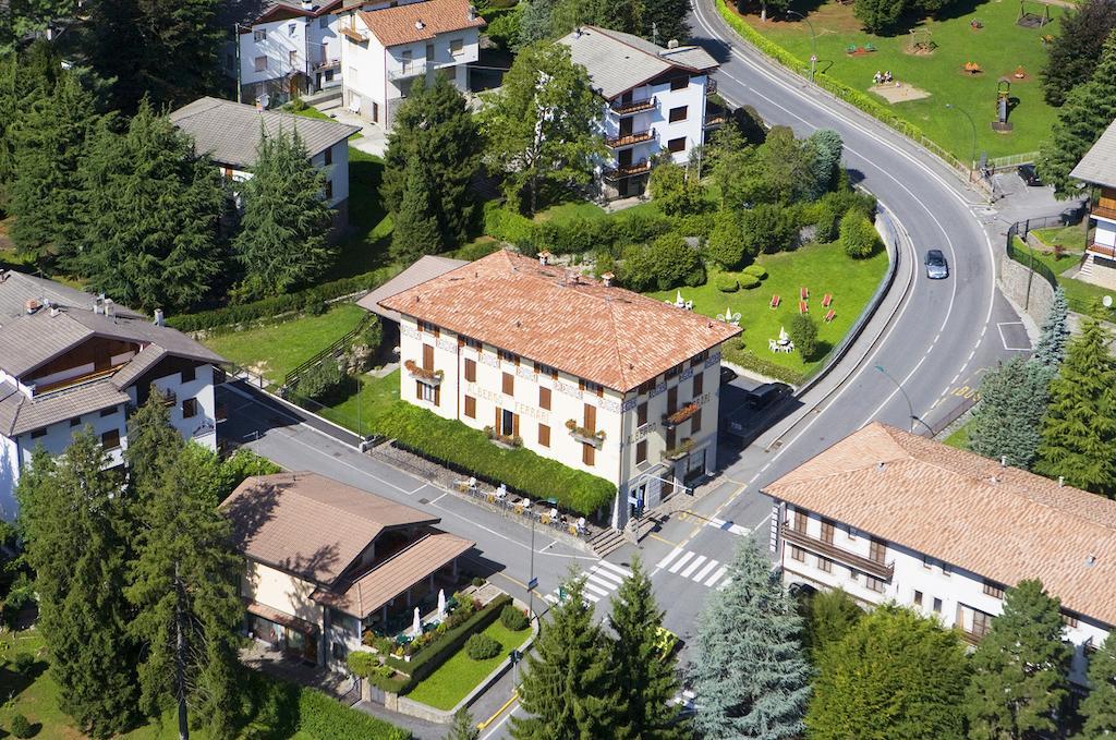 Hotel Ferrari Castione della Presolana Luaran gambar